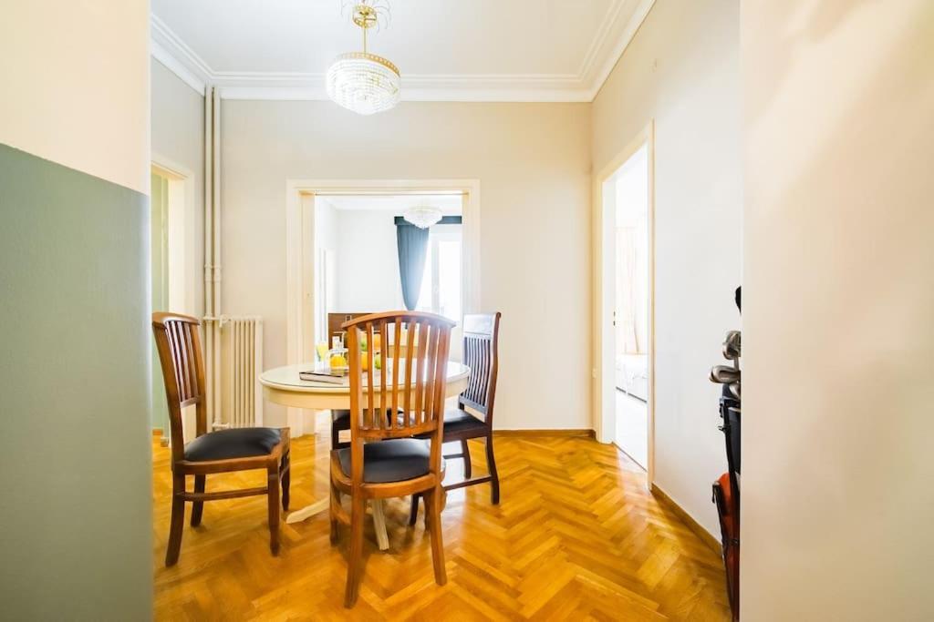 Emporikon Apartment Steps From Historic Center Афіни Екстер'єр фото