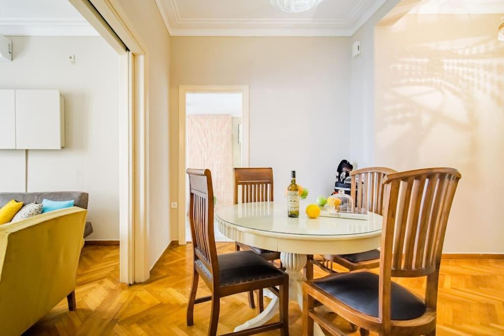 Emporikon Apartment Steps From Historic Center Афіни Екстер'єр фото