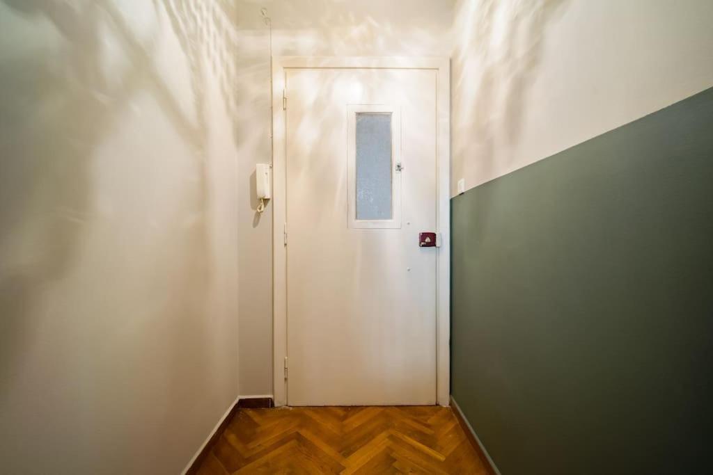 Emporikon Apartment Steps From Historic Center Афіни Екстер'єр фото